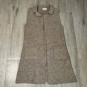 Monteau sleeveless knitted cardigan small size
